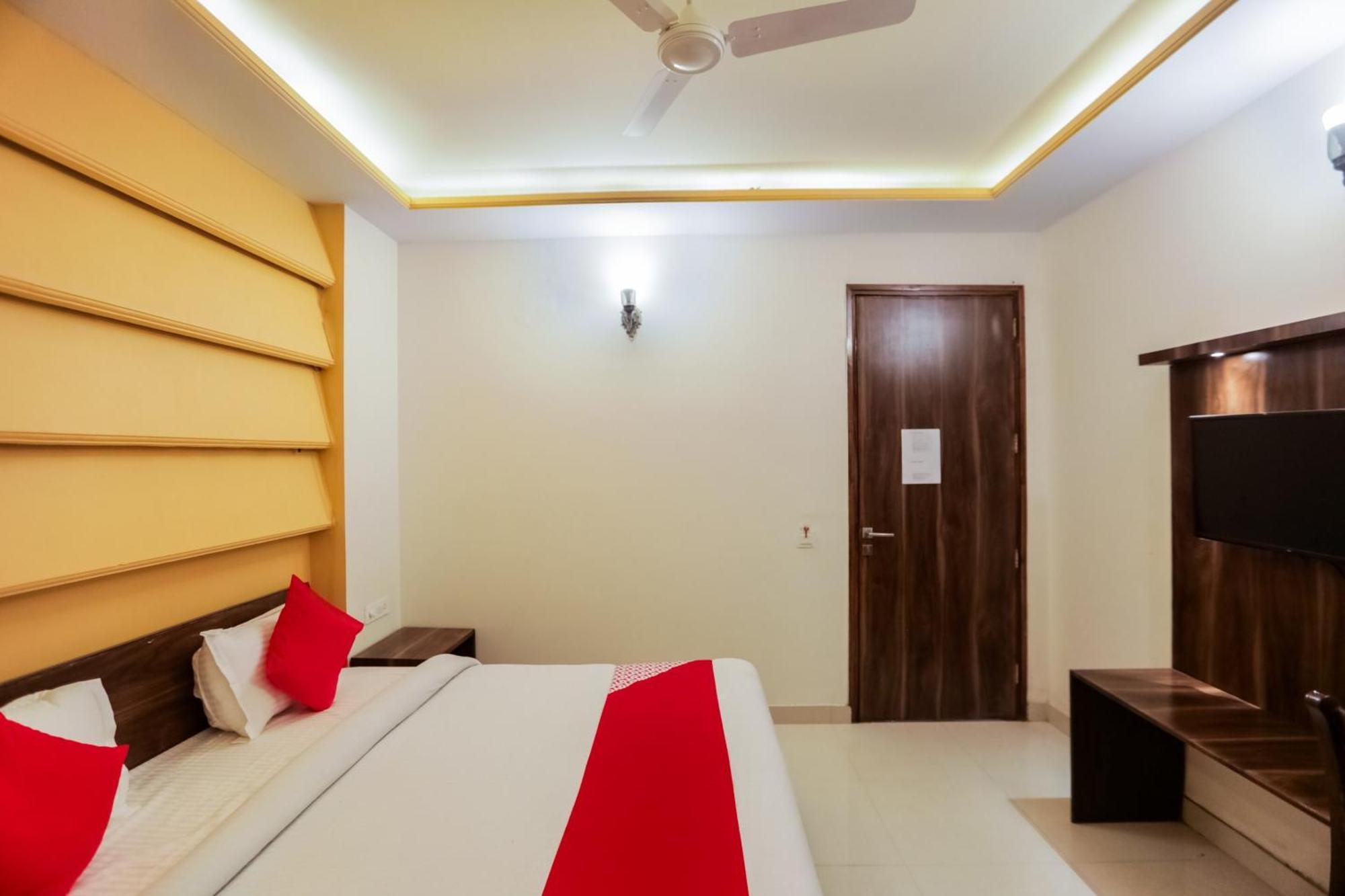 Hotel OYO 75386 Abhi Residency Delhi  Esterno foto